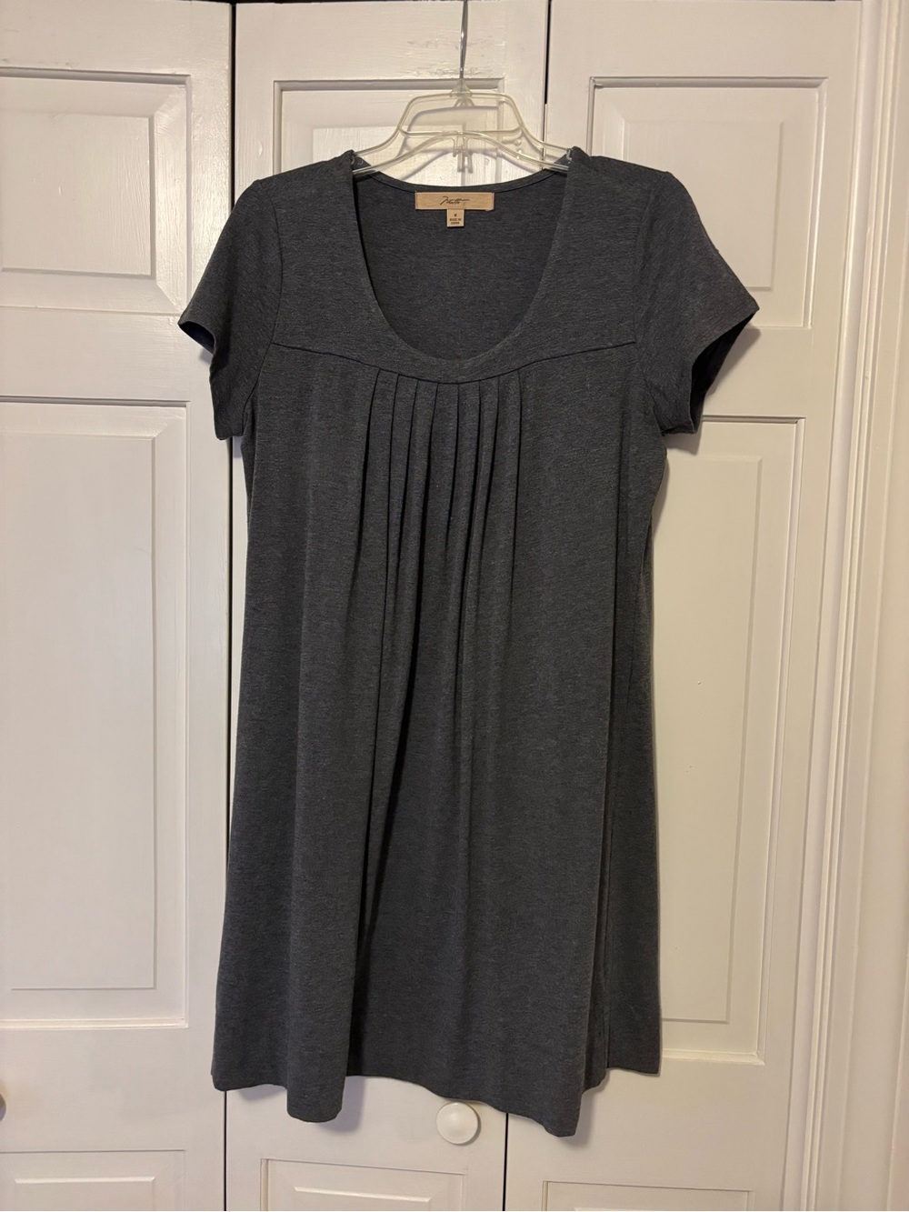 Motto Dark Gray Pleated Short-Sleeve Dress Size M EUC